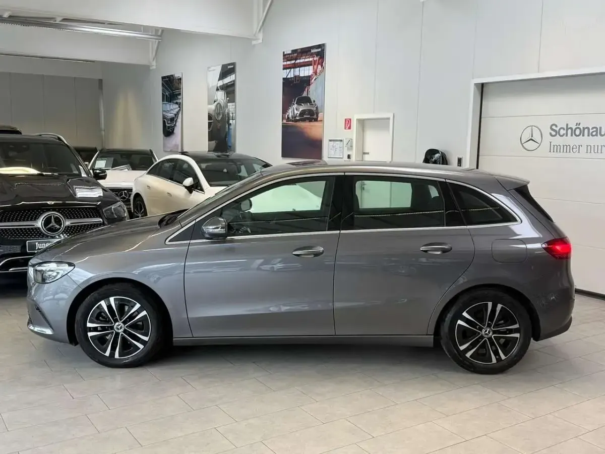 Gebraucht Mercedes B200 Progressive 150 PS (110 kW) 2024 Grau Kleinwagen