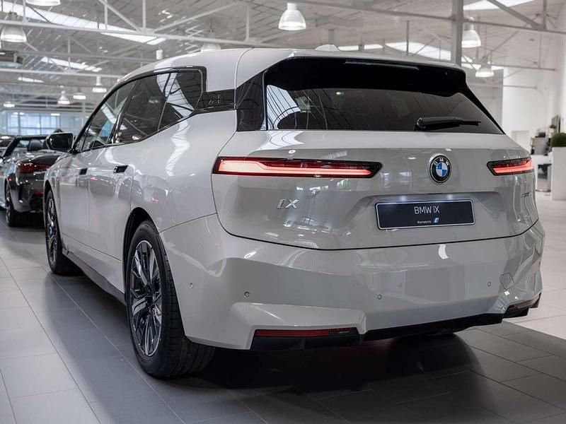 Gebraucht BMW iX 300 kW (408 PS) 2025 Grau SUV