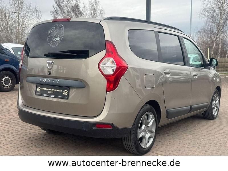 Gebraucht Dacia Lodgy Lauréate 83 PS (61 kW) 2015 Braun Van / Kleinbus