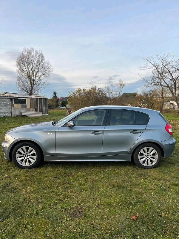Gebraucht BMW 116 116 PS (85 kW) 2006 Blau Kleinwagen