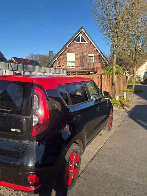 Gebraucht Kia Soul 80 kW (110 PS) 2017 Schwarz SUV