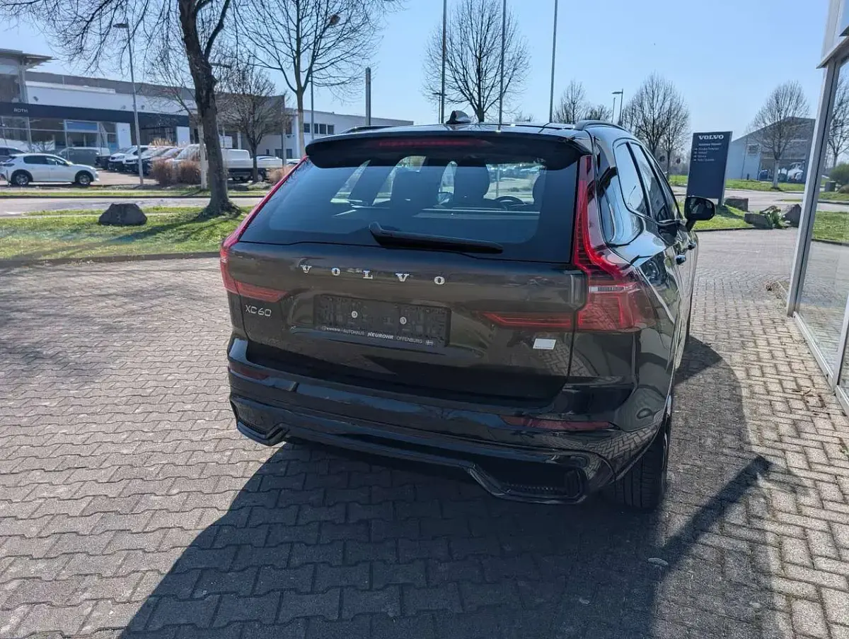 Gebraucht Volvo XC60 Plus 398 PS (292 kW) 2023 Onyx black SUV
