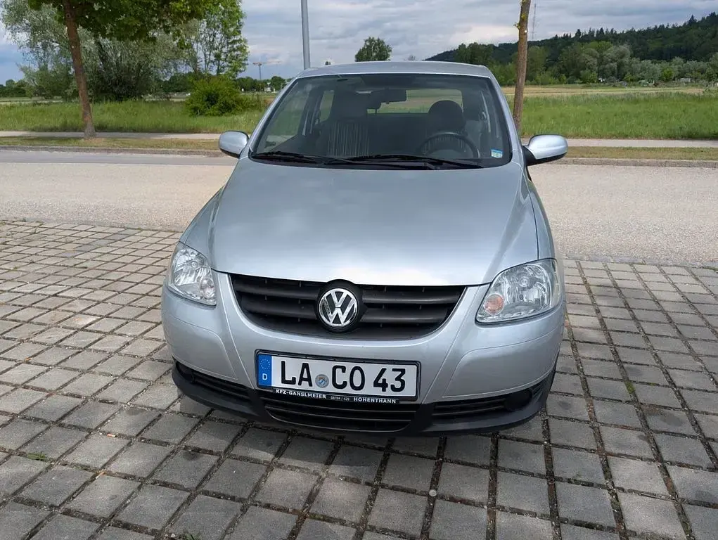 Używany VW Fox 54 KM (39 kW) 2006 Srebrny Hatchback