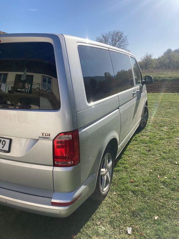 Silber Gebraucht 2015 VW T6 Van | 22.900 € - Bild 1/4