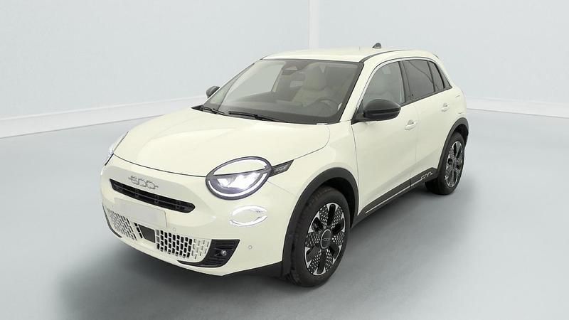 Neu Fiat 600 101 PS (74 kW) 2025 Blanc gelato SUV