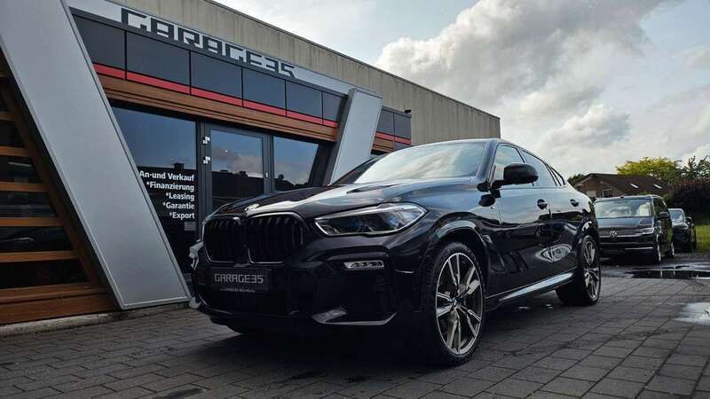 Black sapphire metallic Gebraucht 2021 BMW X6 M SUV | 67.790 € (Fairer Preis) - Bild 1/4