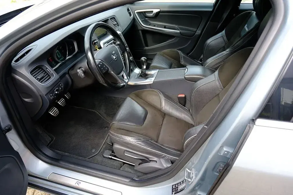 Gebraucht Volvo S60 R-Design 150 PS (110 kW) 2013 Grau Limousine