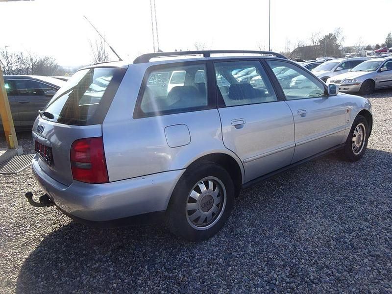 Gebraucht Audi A4 125 PS (91 kW) 1996 Silber Kombi