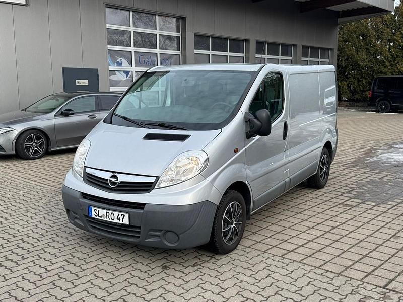 Gebraucht Opel Vivaro 90 PS (66 kW) 2014 Silber Van / Kleinbus