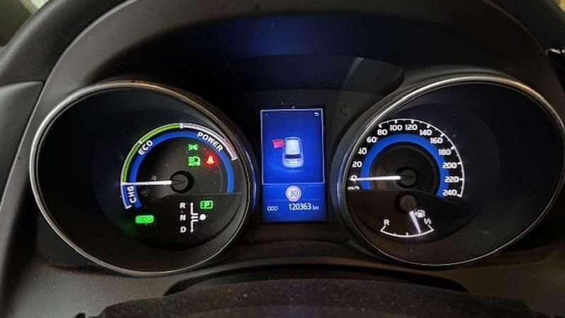 Gebraucht Toyota Auris Hybrid Edition-S 99 PS (72 kW) 2017 Rot Kombi