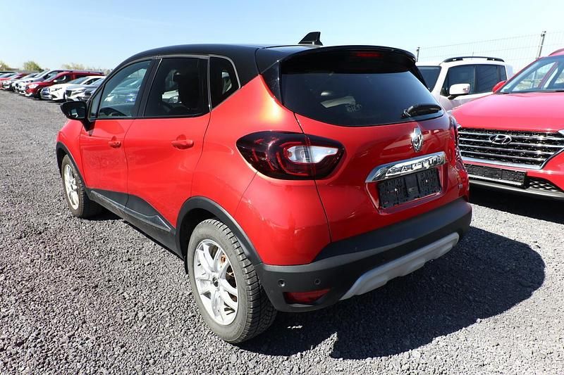 Gebraucht Renault Captur Intens 150 PS (110 kW) 2020 Rouge flamme metallic / schwarz SUV