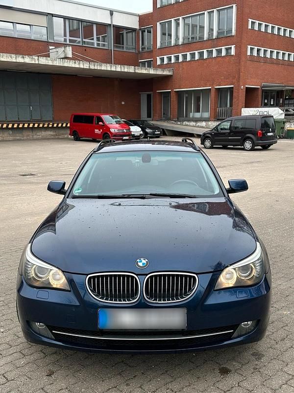 Gebraucht BMW 525 197 PS (144 kW) 2007 Blau Kombi