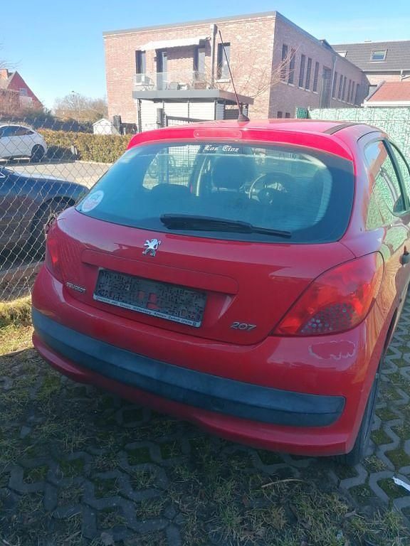 Gebraucht Peugeot 207 Tendance 73 PS (53 kW) 2006 Rot Limousine