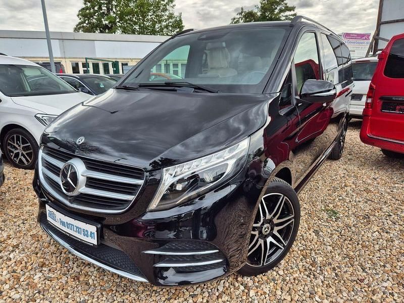 Schwarz Gebraucht 2018 Mercedes V250 AMG Van / Kleinbus | 46.800 € (Fairer Preis) - Bild 1/4