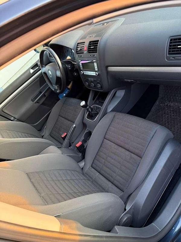 Gebraucht VW Golf V 105 PS (77 kW) 2007 Blau Kleinwagen