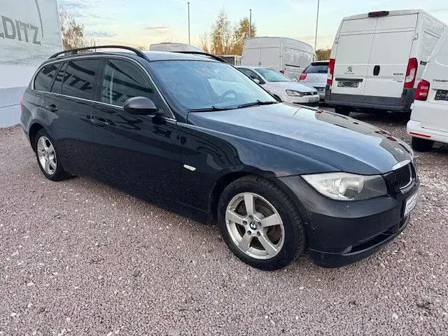 Używany BMW 325 218 KM (160 kW) 2007 Czarny Sedan/Limuzyna