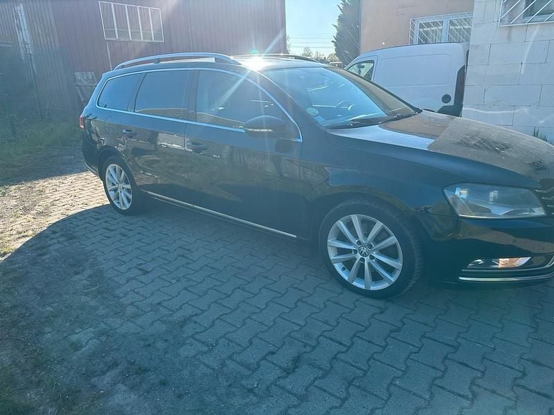 Gebraucht VW Passat 140 PS (102 kW) 2011 Schwarz Kombi