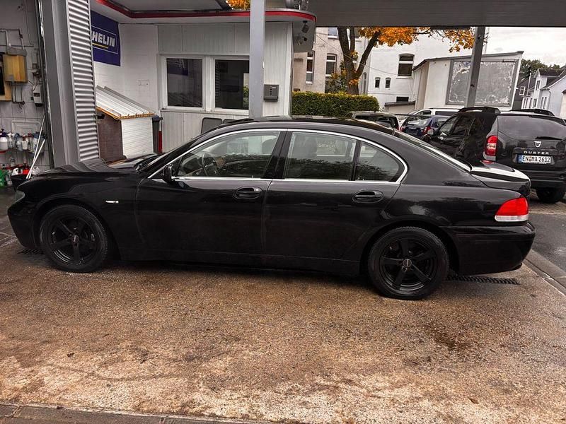 Gebraucht BMW 735 272 PS (200 kW) 2003 Black sapphire metallic Limousine
