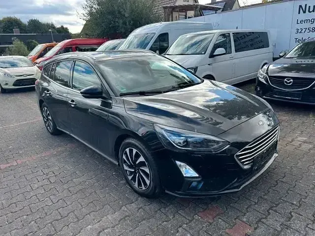 Gebraucht Ford Focus Titanium 125 PS (91 kW) 2019 Schwarz Kombi