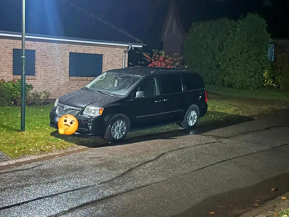 Gebraucht Lancia Voyager 180 PS (132 kW) 2015 Schwarz Van / Kleinbus