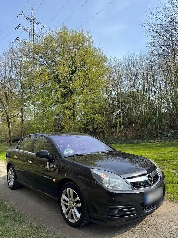 Gebraucht Opel Vectra 155 PS (114 kW) 2008 Schwarz Kleinwagen
