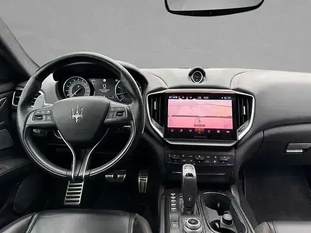 Gebraucht Maserati Ghibli 430 PS (316 kW) 2022 Blau (blu emozione) Limousine