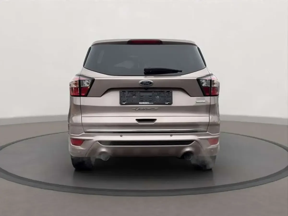 Gebraucht Ford Kuga 182 PS (133 kW) 2017 Milano grigio SUV