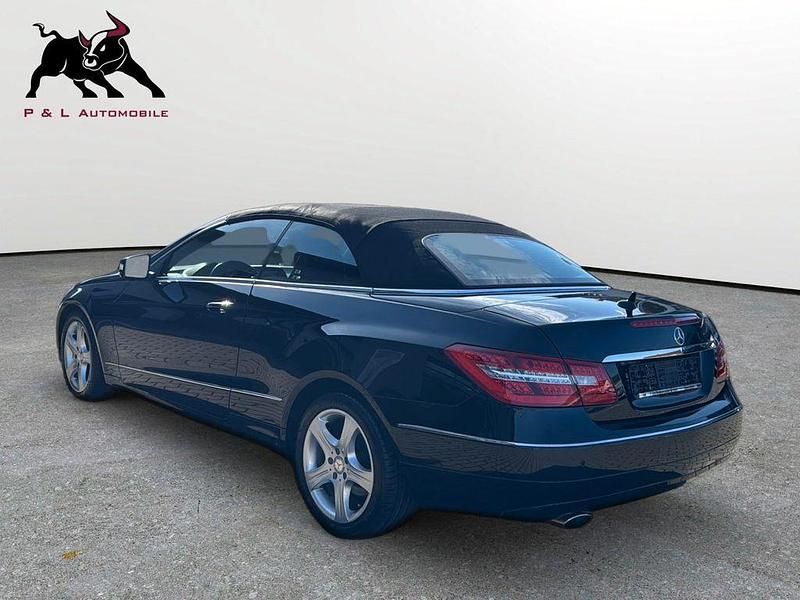 Gebraucht Mercedes E220 170 PS (125 kW) 2013 Schwarz Cabrio