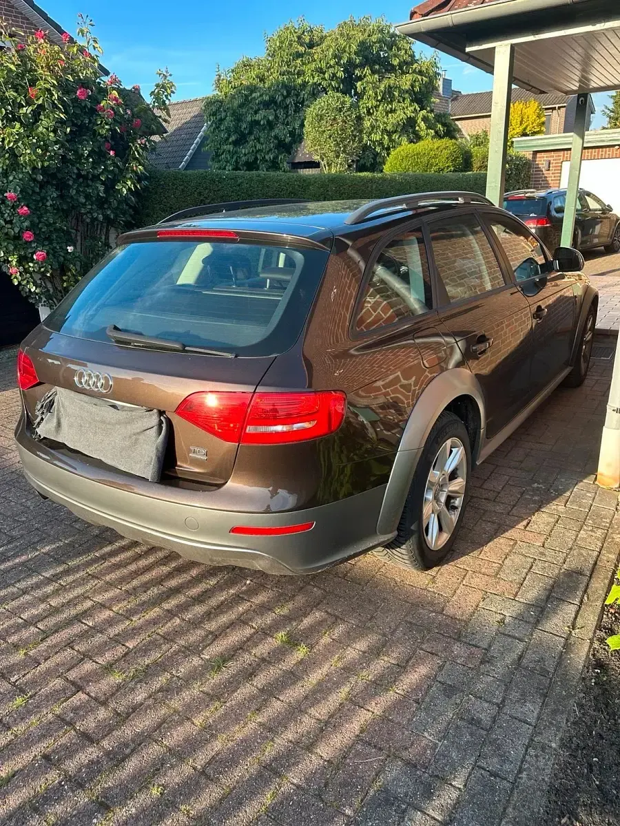Gebraucht Audi A4 Allroad Design 146 PS (107 kW) 2011 Braun Kombi