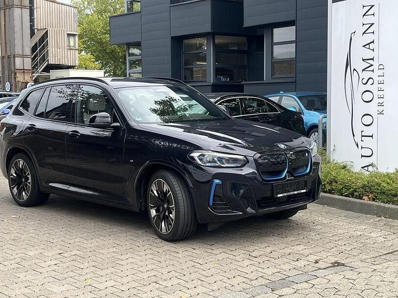 Schwarz Gebraucht 2022 BMW iX3 Impressive SUV | 39.950 € (Guter Preis) - Bild 1/4