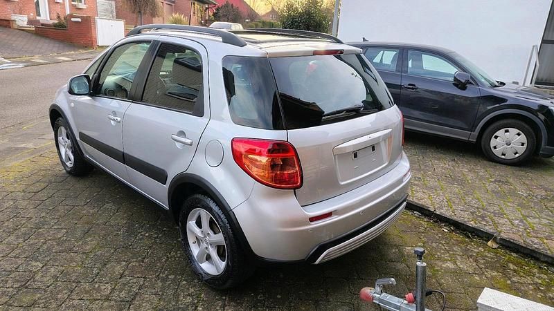 Gebraucht Suzuki SX4 115 PS (84 kW) 2007 Silber SUV