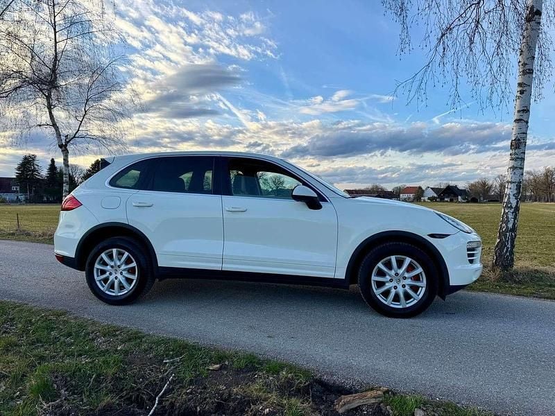 Gebraucht Porsche Cayenne 300 PS (220 kW) 2012 Weiß SUV
