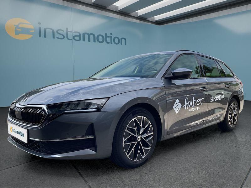 Grau Gebraucht 2024 Skoda Octavia Kombi | 35.299 € (Teuer) - Bild 1/4
