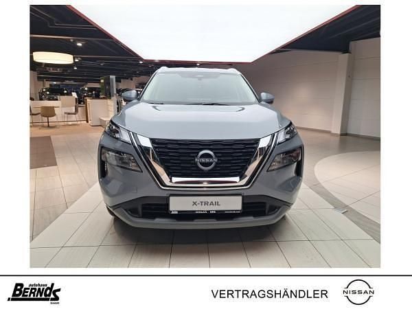 Neu Nissan X-Trail 360º 163 PS (119 kW) 2025 Grau (ceramic grey premiumlackierung) SUV