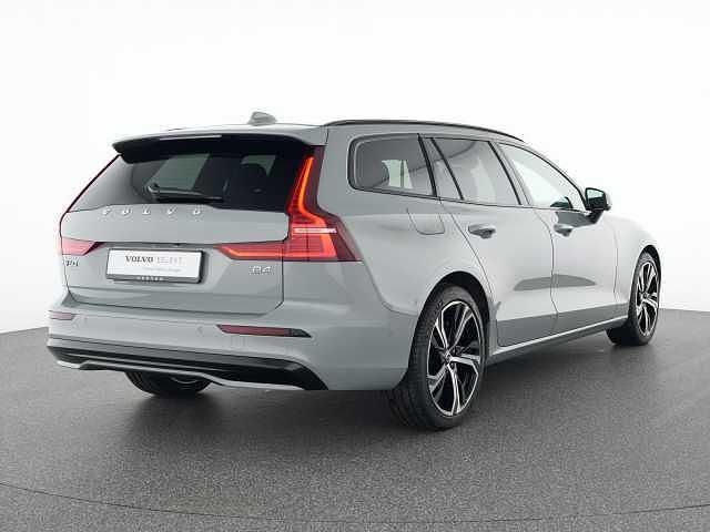 Gebraucht Volvo V60 145 PS (106 kW) 2025 Kombi
