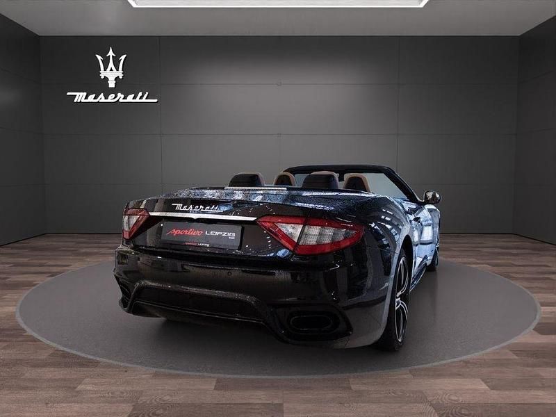 Gebraucht Maserati GranCabrio 460 PS (338 kW) 2018 Blau Cabrio