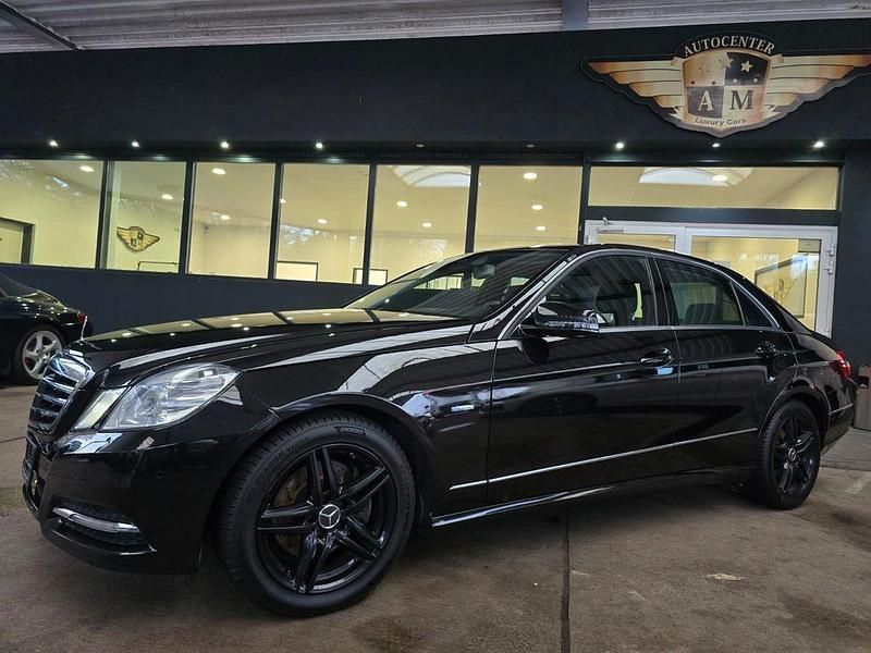 Gebraucht Mercedes E300 Sport 231 PS (169 kW) 2011 Schwarz Limousine