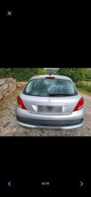 Gebraucht Peugeot 207 73 PS (53 kW) 2008 Silber Kleinwagen