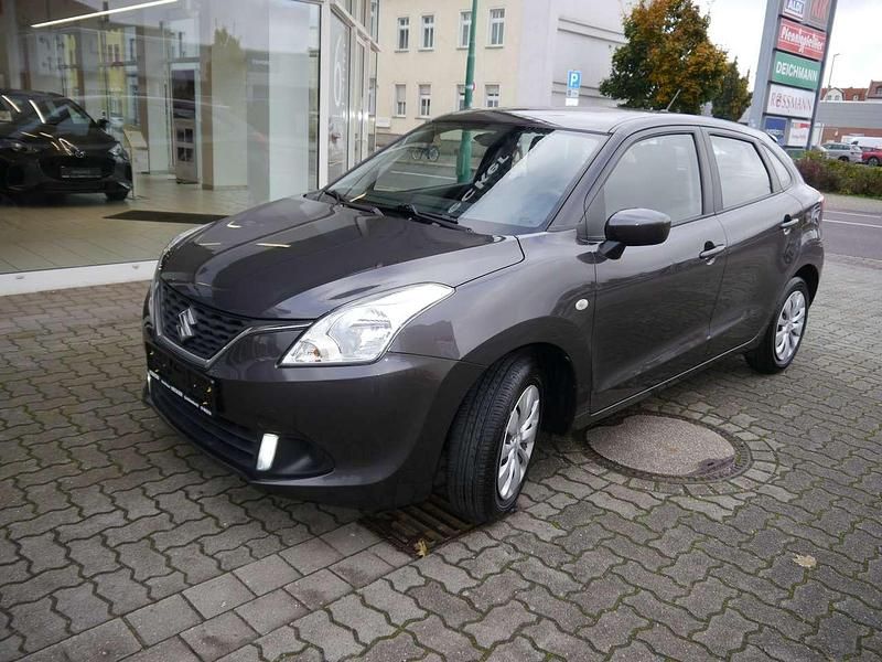 Grau Gebraucht 2019 Suzuki Baleno Basic Kleinwagen | 9.600 € (Etwas zu teuer) - Bild 1/4