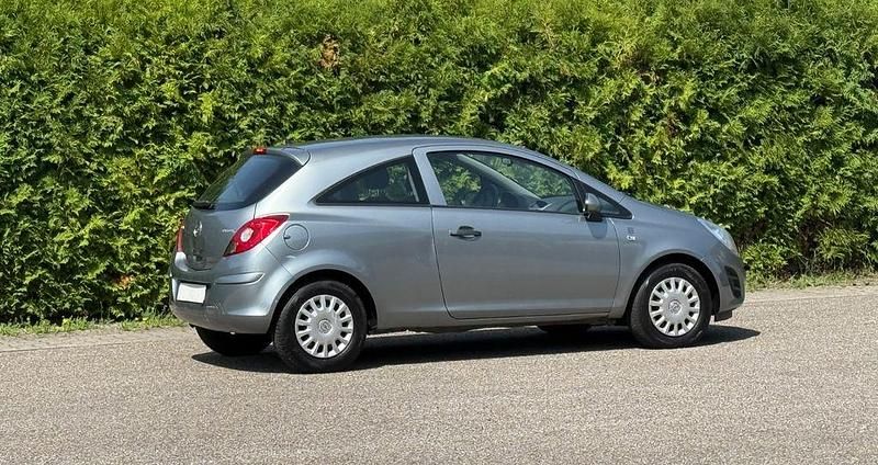 Gebraucht Opel Corsa Selection 69 PS (50 kW) 2012 Silber Kleinwagen