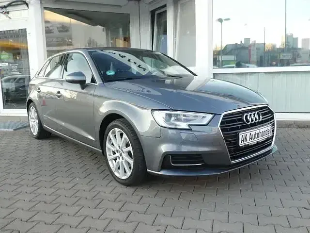 Używany Audi A3 Design 150 KM (110 kW) 2017 Szary Sedan/Limuzyna