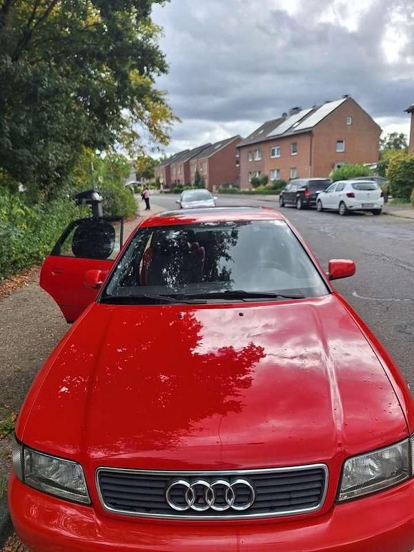 Rot Gebraucht 1998 Audi A4 Limousine | 1.100 € (Fairer Preis) - Bild 1/4