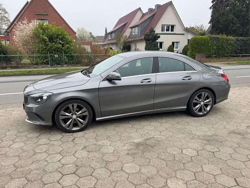 Gebraucht Mercedes CLA200 136 PS (100 kW) 2017 Grau Limousine