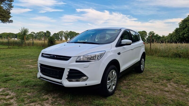 Weiß Gebraucht 2015 Ford Kuga Trend SUV | 12.999 € (Guter Preis) - Bild 1/4