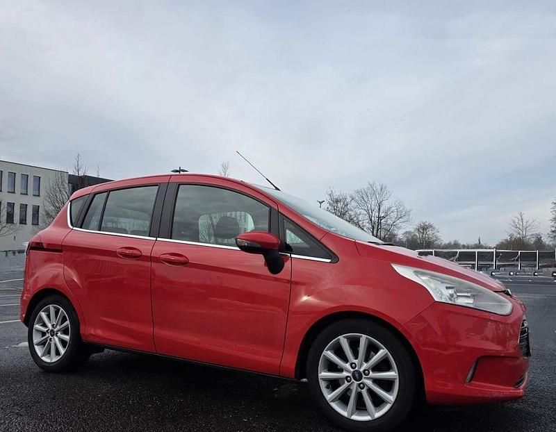 Rot Gebraucht 2014 Ford B-MAX Titanium Van / Kleinbus | 2.990 € (Fairer Preis) - Bild 1/4
