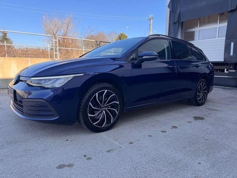 Blau Gebraucht 2022 VW Golf VIII Life Kombi | 15.999 € (Guter Preis) - Bild 1/4