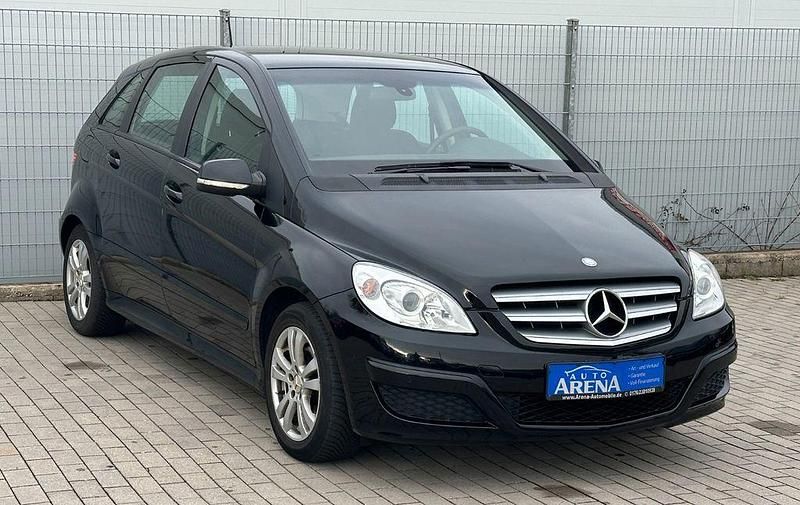 Gebraucht Mercedes B180 109 PS (80 kW) 2010 Schwarz Van / Kleinbus