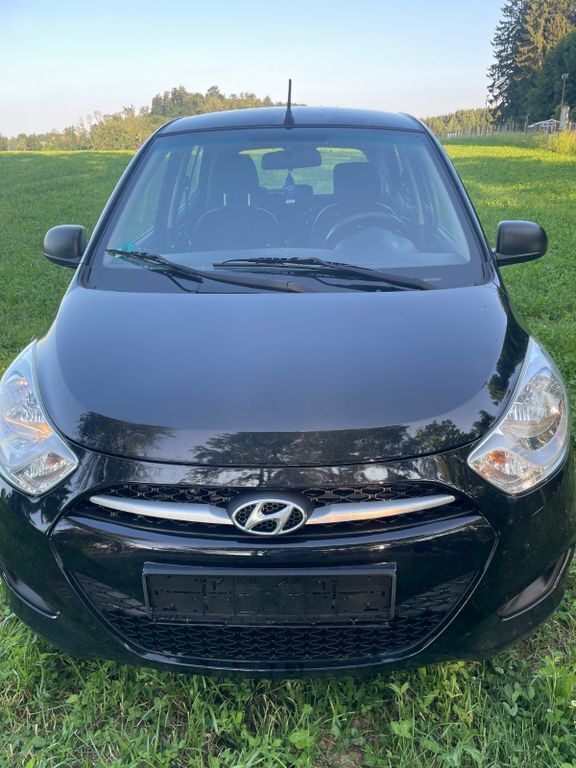 Schwarz Gebraucht 2012 Hyundai i10 Classic Kleinwagen | 2.999 € (Fairer Preis) - Bild 1/4