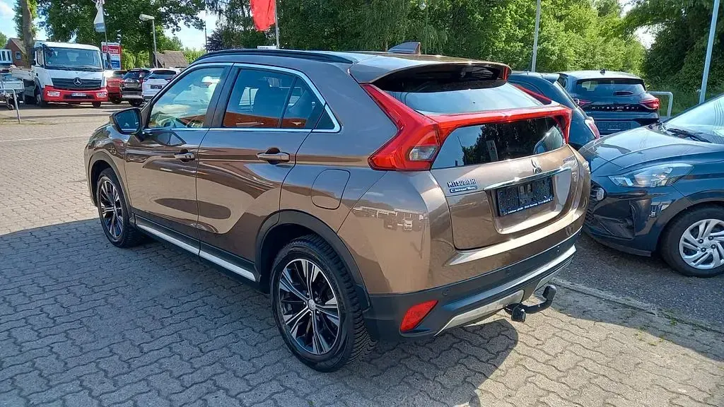 Gebraucht Mitsubishi Eclipse Cross Intro Edition 163 PS (119 kW) 2018 Braun SUV