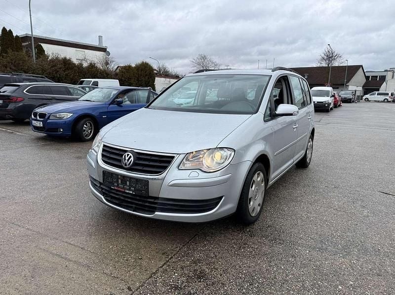 Gebraucht VW Touran Trendline 140 PS (102 kW) 2008 Reflexsilber metallic Van / Kleinbus